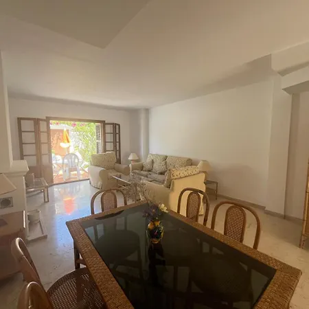 - Playa - 2 En Urbanizacion Cerca De La Playa Al18 * Estepona